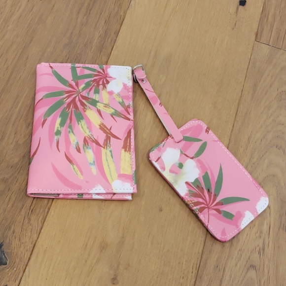 Floral Passport & Luggage Tag - Picture 2 of 3